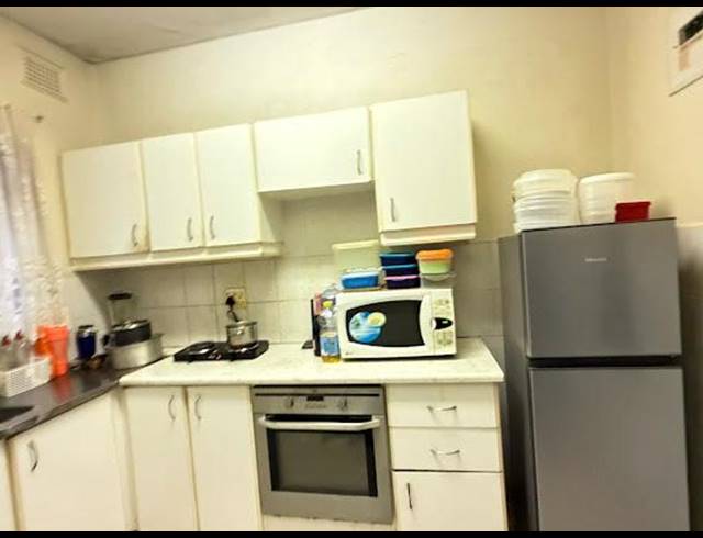 1 BEDROOM APARTMENT FOR SALE IN ESSENWOOD